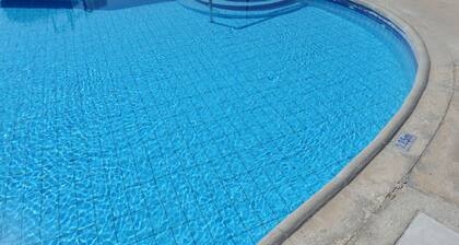 Perfekt gelegen Stadthaus im Herzen von Coral Bay, Pool und Meerblick