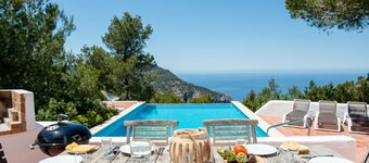 Villa met privézwembad en een spectaculair uitzicht op zee en de zonsondergang in de buurt van San Miguel