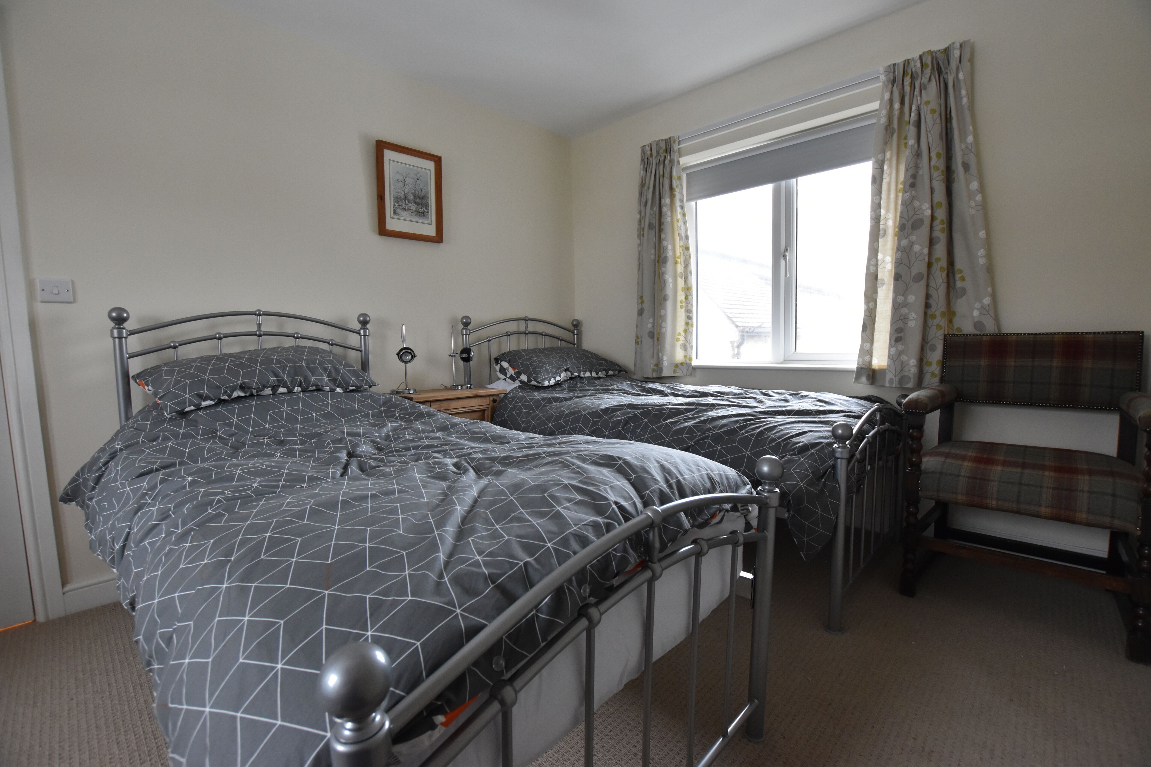 Recently renovated 2 bedroom annexe with open plan living room and kitchen.