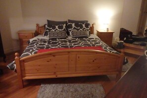 4 makuuhuonetta, silitysrauta/-lauta, Wi-Fi, vuodevaatteet