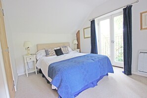 2 bedrooms, iron/ironing board, Internet, bed sheets - Grooms Cottage - Countryside Cottage near one of the top restaurants in Kent! (Alkham)