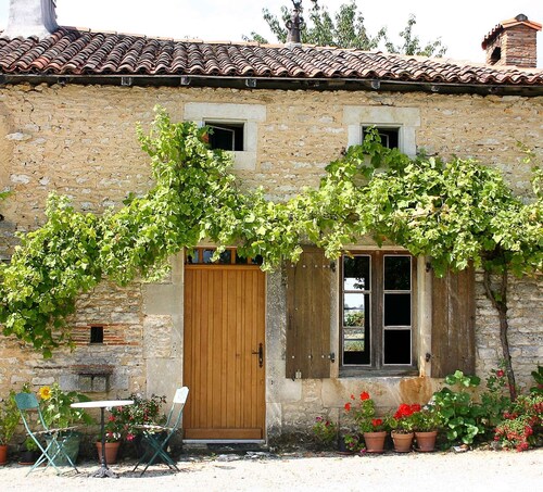 Charming, Detached Farmhouse With Private Swimming Pool.