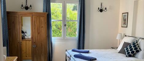 5 bedrooms, iron/ironing board, travel cot, free WiFi