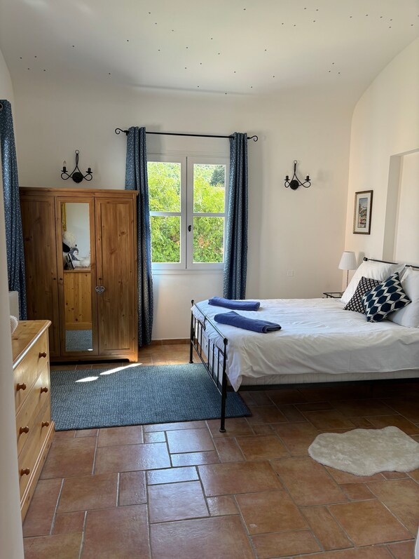 5 bedrooms, iron/ironing board, travel cot, free WiFi