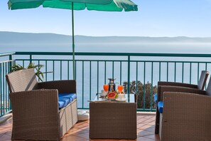 Outdoor dining - Villa With Large Terrace  (Podgora)