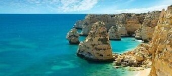 Lovely Townhouse on Lagos Marina with swimming pool, Air Con & WiFi