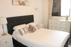 1 dormitorio, caja fuerte, tabla de planchar con plancha y wifi gratis