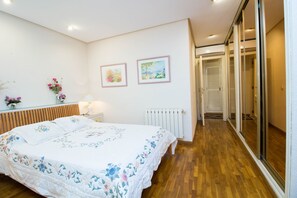 3 chambres, fer et planche à repasser, Wi-Fi gratuit, draps fournis
