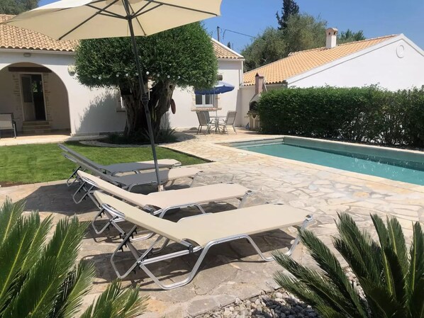 حمّام سباحة خارجي