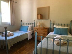 2 bedrooms, iron/ironing board, free WiFi, bed sheets