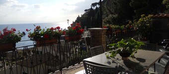 apartment/ flat - with a large terrace overlooking the sea