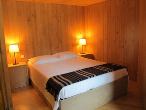 3 室のベッドルーム、WiFi、ベッドシーツ