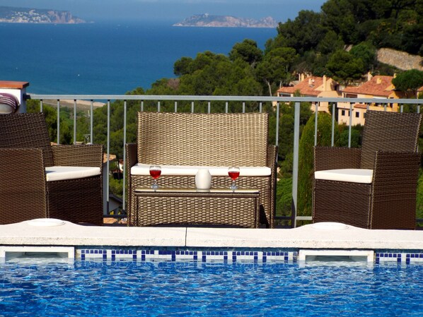 Outdoor pool - Villa with private pool, garden and stunning sea and mountain views (Begur)