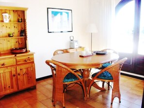 Dining - Villa with private pool, garden and stunning sea and mountain views (Begur)