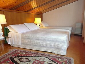 1 bedroom, desk, soundproofing, iron/ironing board - Attic with terrace in the center of Verona (verona)