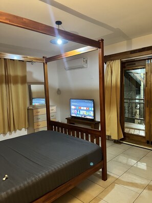 2 habitaciones, tabla de planchar con plancha, wifi y ropa de cama 
