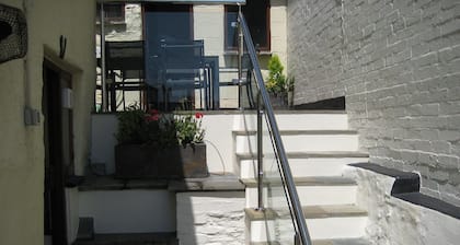 Duchy Cottage, Fowey, Cornwall - 4 Star Gold Rated