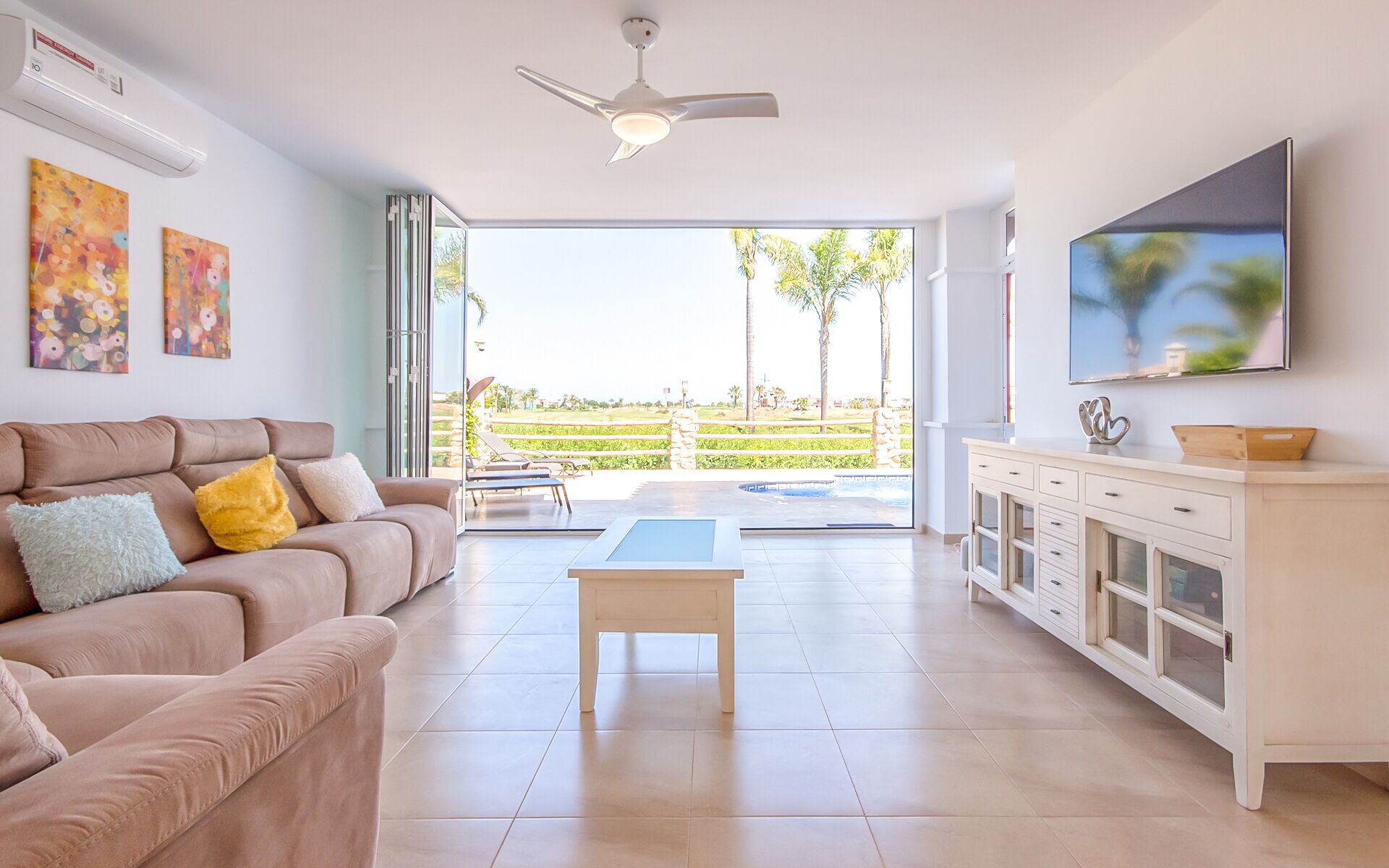 Mar Menor Golf Resort, luxury 3 bed villa with private pool & 6th green location