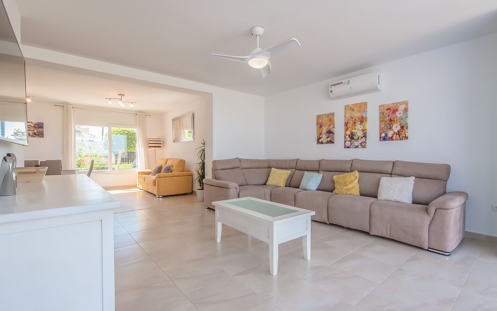 Mar Menor Golf Resort, luxury 3 bed villa with private pool & 6th green location