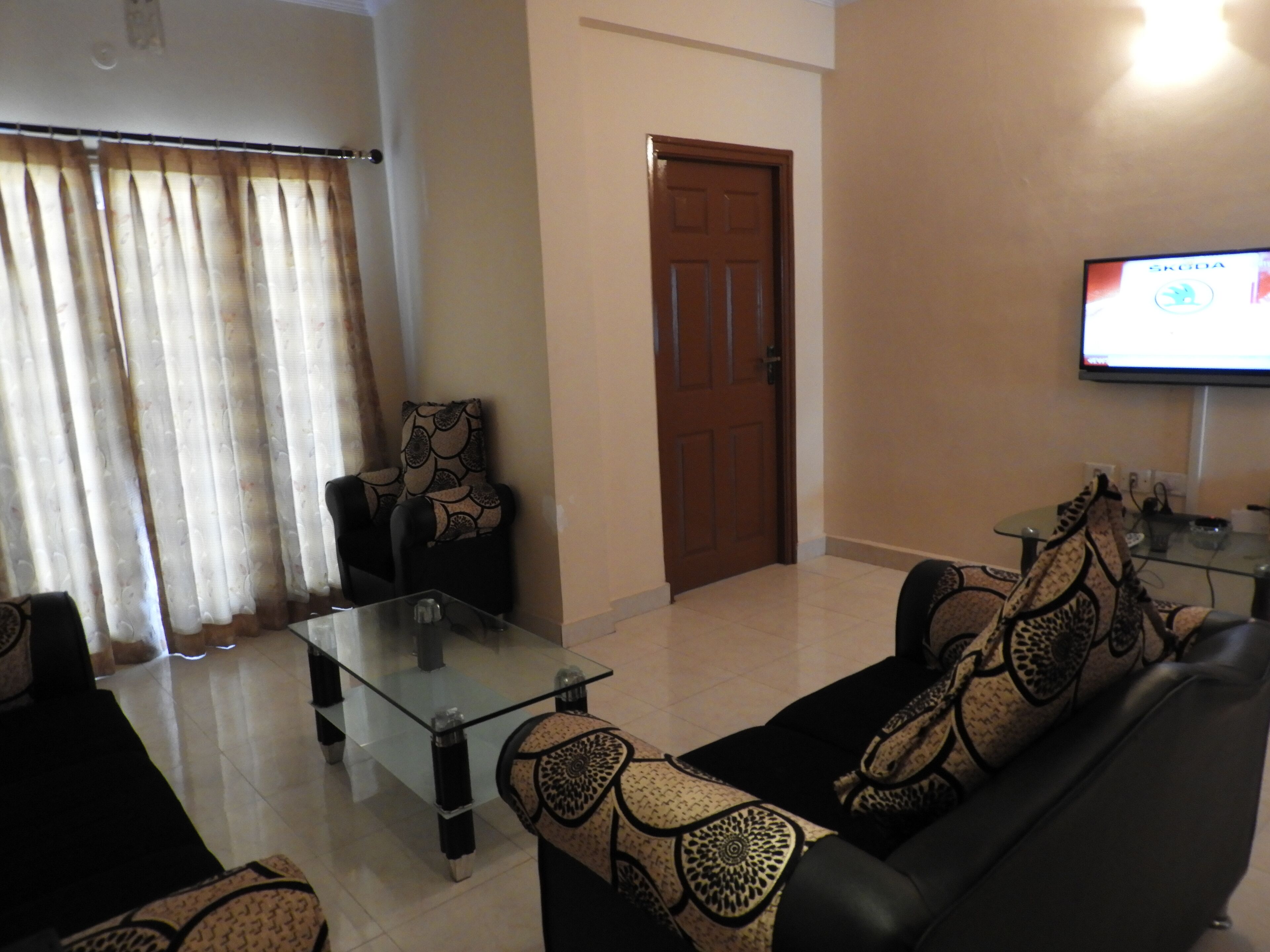 BEAUTIFUL 2 ROOMS  APARTMENT IN THE HEART OF CANDOLIM IN A RESORT WITH A POOL