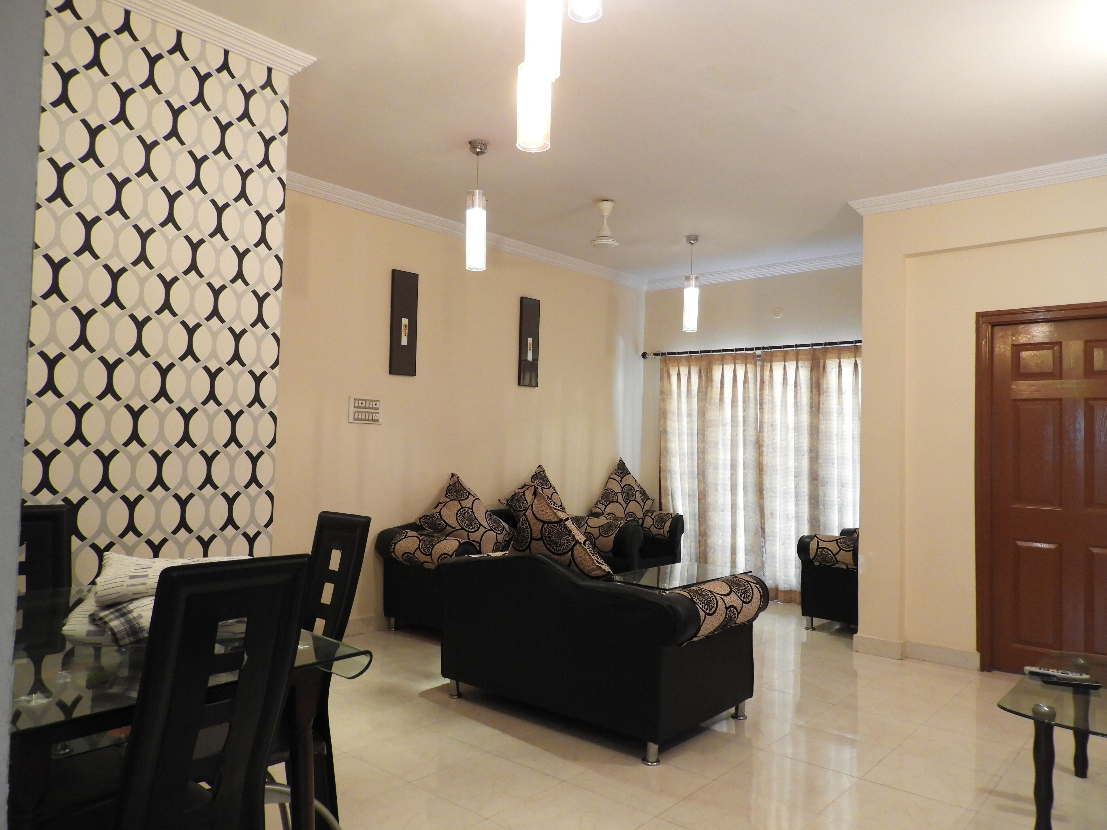 BEAUTIFUL 2 ROOMS  APARTMENT IN THE HEART OF CANDOLIM IN A RESORT WITH A POOL