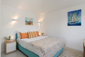 1 bedroom, iron/ironing board, Internet, bed sheets - Isabel´s Villa - Funchal Seaside Villas (Funchal)