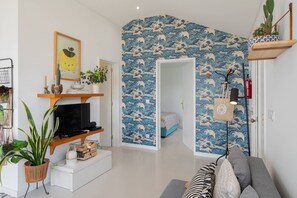 1 bedroom, iron/ironing board, internet, bed sheets