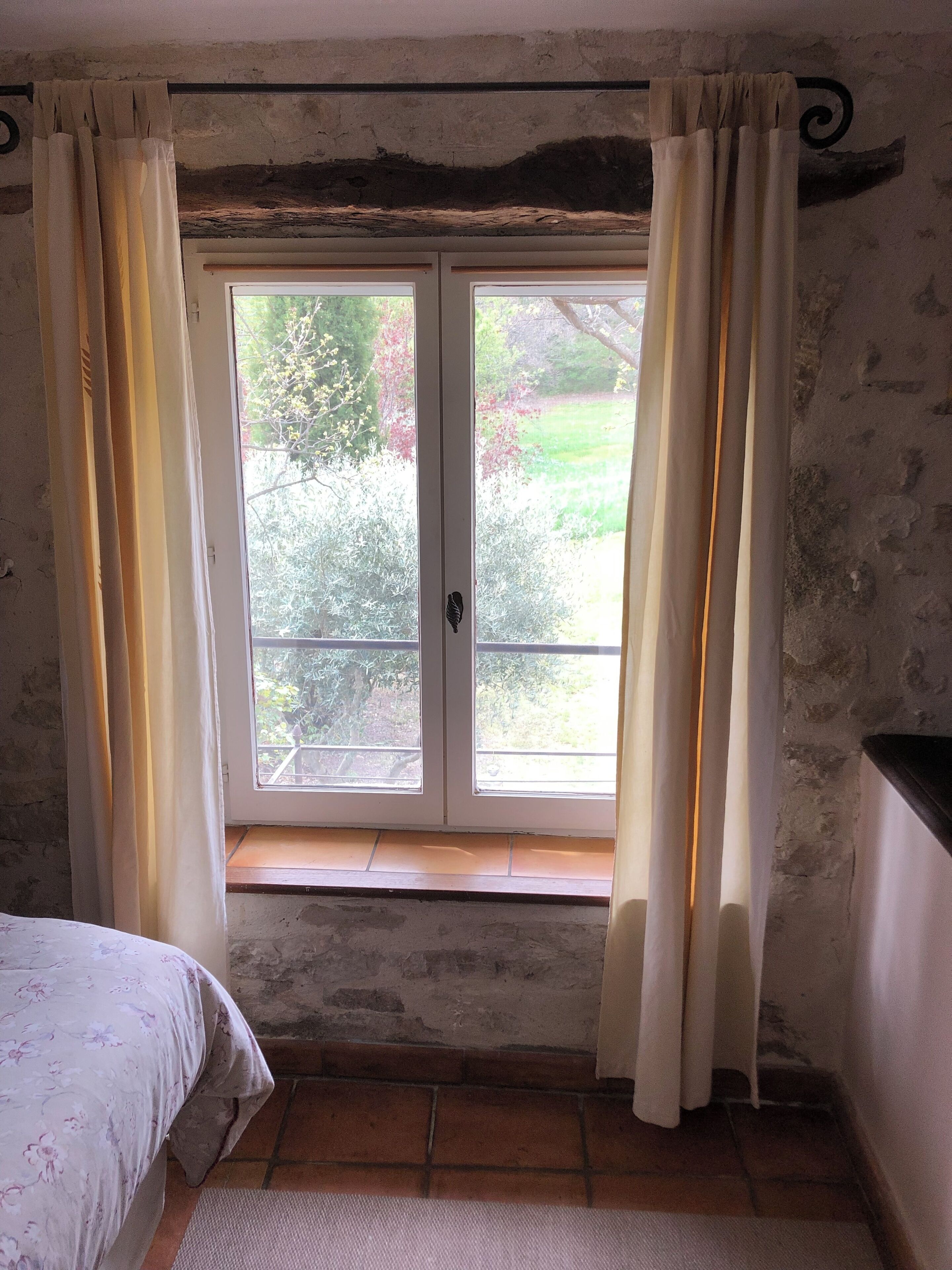 1 chambre, fer et planche à repasser, Wi-Fi gratuit, draps fournis