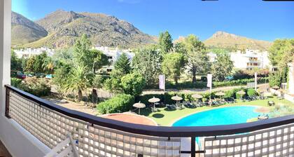 Pine Walk adjacent, 3rd floor apartment (with lift)WIFI beach 2 min great views.