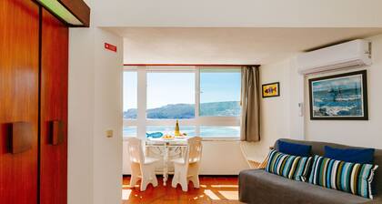RENT4REST SESIMBRA OCEAN VIEW STUDIO - DIRECT BEACH ACCESS