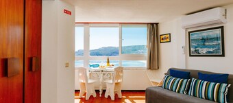 RENT4REST SESIMBRA OCEAN VIEW STUDIO - DIRECT BEACH ACCESS
