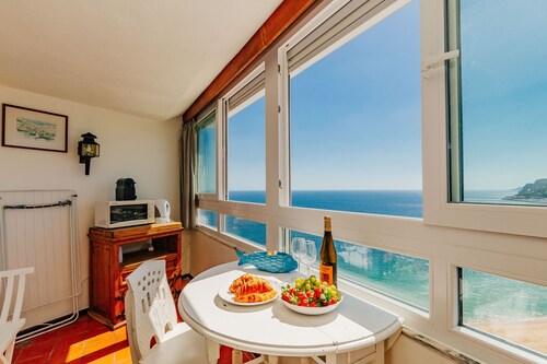RENT4REST SESIMBRA OCEAN VIEW STUDIO - DIRECT BEACH ACCESS