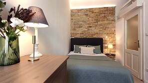 2 slaapkamers, een strijkplank/strijkijzer, reisbedje, gratis wifi