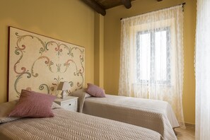 3 bedrooms, WiFi, bed sheets - Sunflower, self-contained apartment, swimming pool, whirlpool, wi-fi, air conditioning (Corridonia)