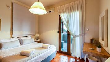 5 habitaciones, caja de seguridad en la habitación y escritorio