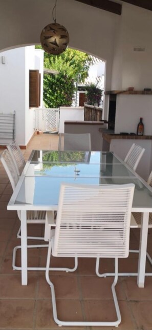 Outdoor dining - El Valle Golf - Villa Morgan, Heated Pool, WiFi/Sky.South facing garden/pool. (Murcia)