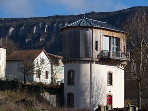 Exterior - Unusual gite in a former station water tower (Tournemire)