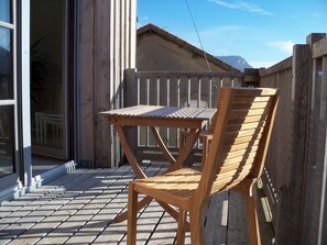Outdoor dining - Unusual gite in a former station water tower (Tournemire)