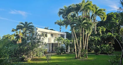 Chic Room in a beautiful 1930s Art Deco property