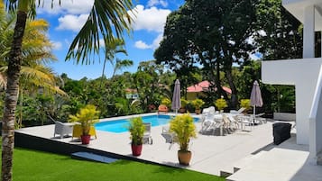 Piscine extérieure