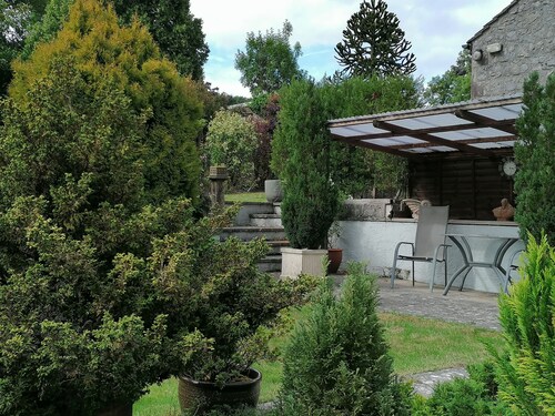 Comfortable and spacious apartment near Bakewell in the Peak District. 