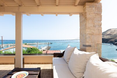 Casa frente al mar en Panormo, distancias a pie de todo con vista al mar