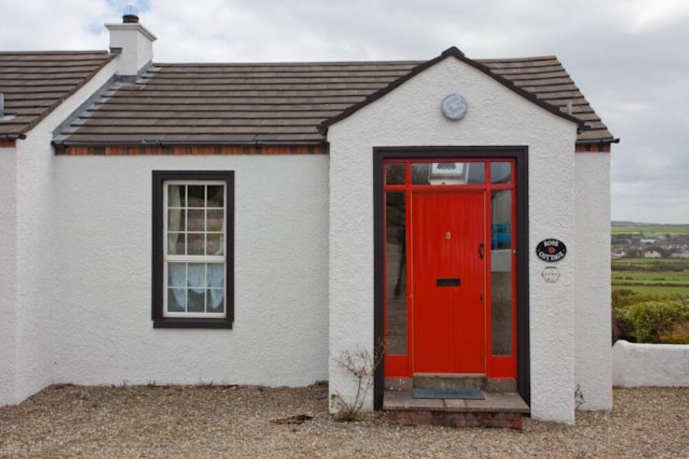 Cosy Cottage Located In Heart Of Ireland's Famous Antrim Coast