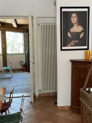 Interior - Roncosambaccio: Villa surrounded by olive trees very close to the beach ) (Roncosambaccio)