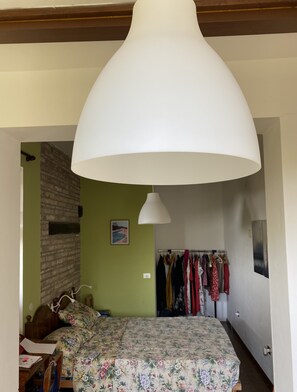 3 bedrooms, iron/ironing board, WiFi - Roncosambaccio: Villa surrounded by olive trees very close to the beach ) (Roncosambaccio)