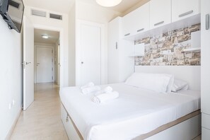 2 habitaciones, tabla de planchar con plancha y wifi gratis 