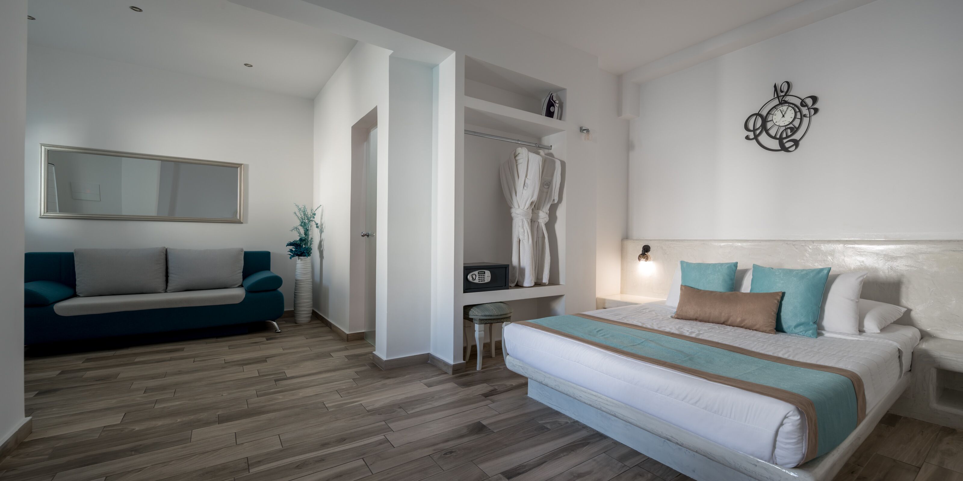 1 chambre, coffres-forts dans les chambres, fer et planche à repasser