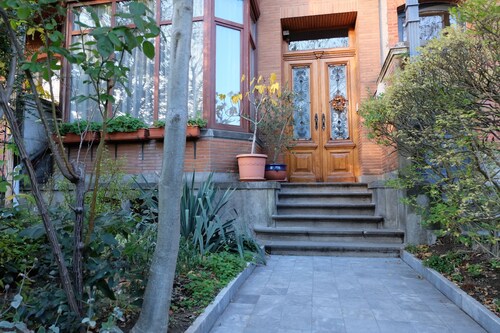 Appartement de caractère quartier européen à proximité du centre-ville