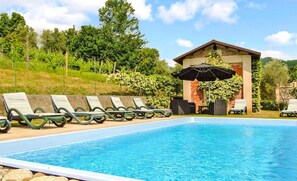 A heated pool - Villa, private pool,mountain views. Aircon included in price. Visit cinqueterre! (Vigneta)