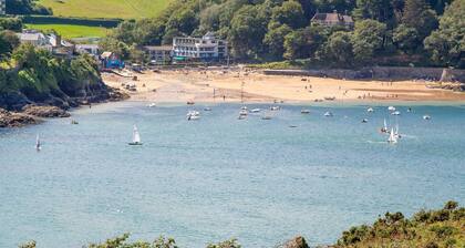 "Plympton Barn" Beautiful Barn, Walking Distance To Beaches + Salcombe